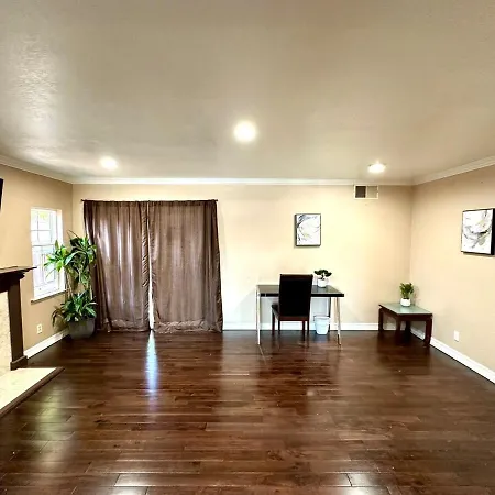 Relax At 4Bedrooms Retreat Nearby Apple